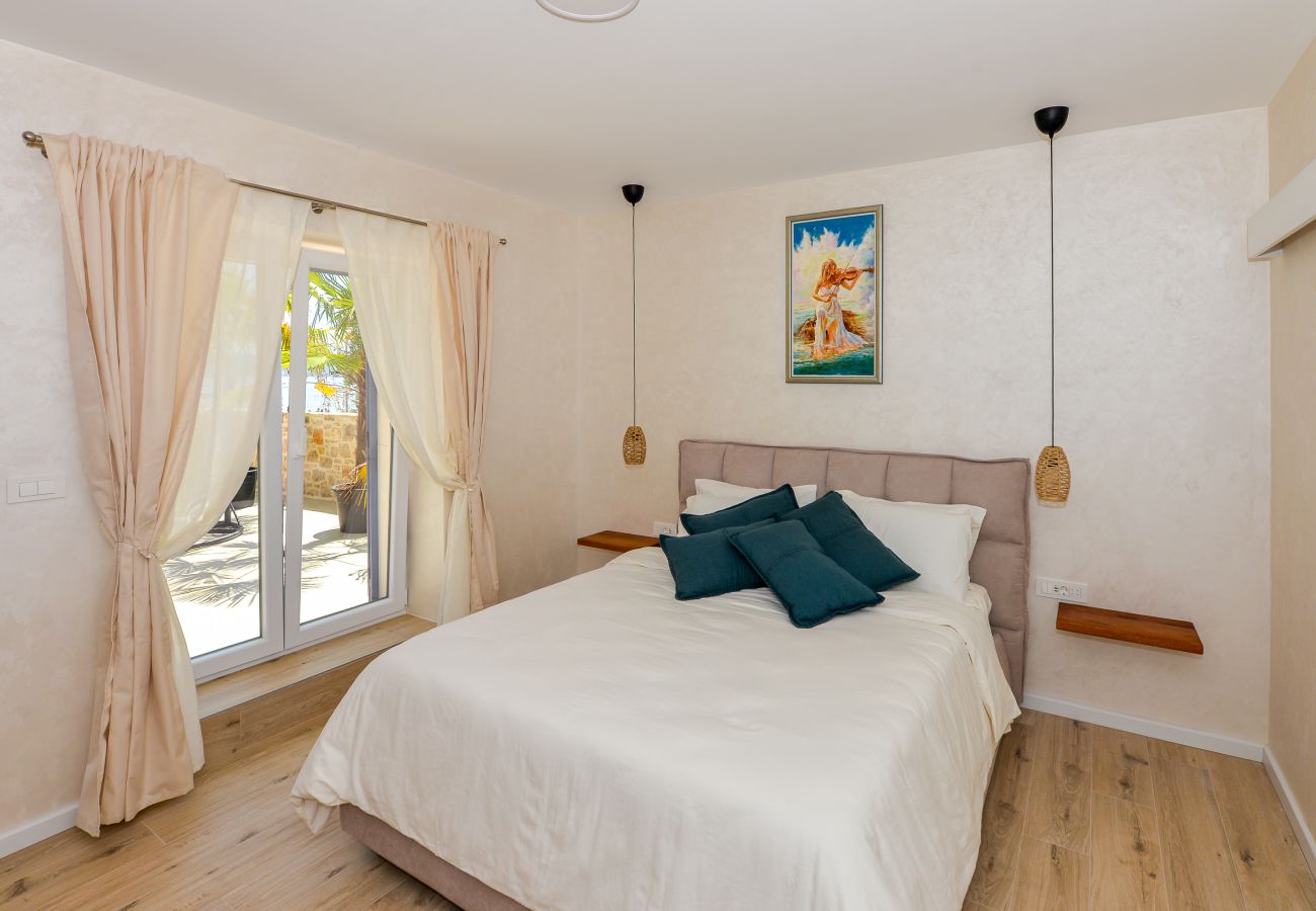Villa in Dobropoljana - Villa Magna with heated pool