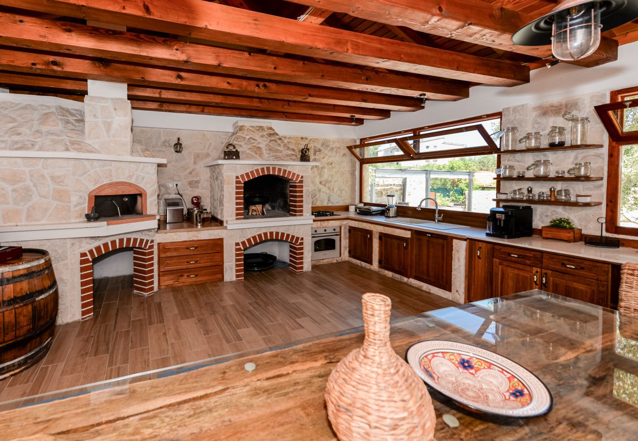 Villa in Dobropoljana - Villa Magna with heated pool
