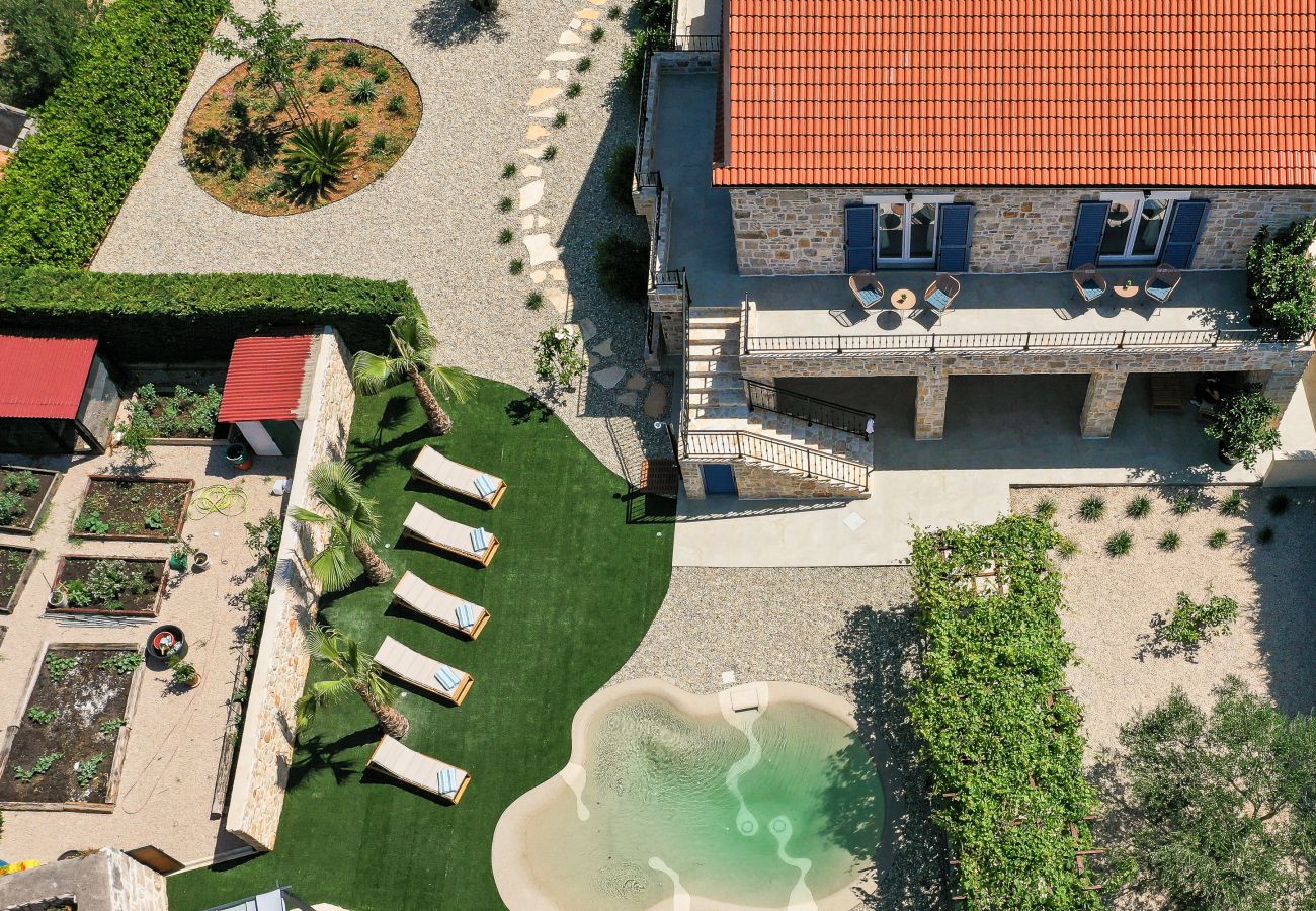 Villa in Dobropoljana - Villa Magna with heated pool