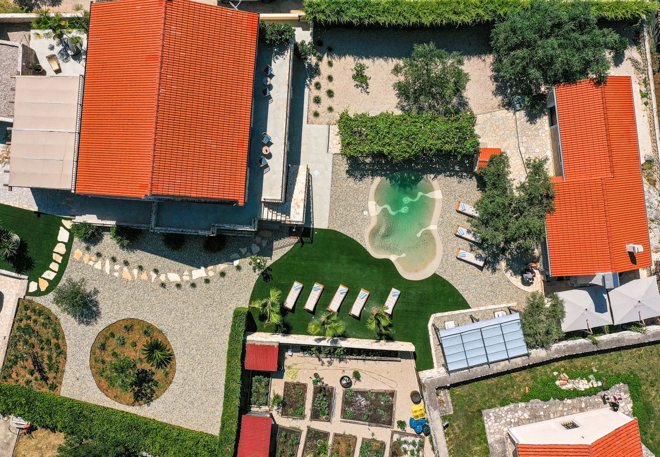 Villa in Dobropoljana - Villa Magna with heated pool
