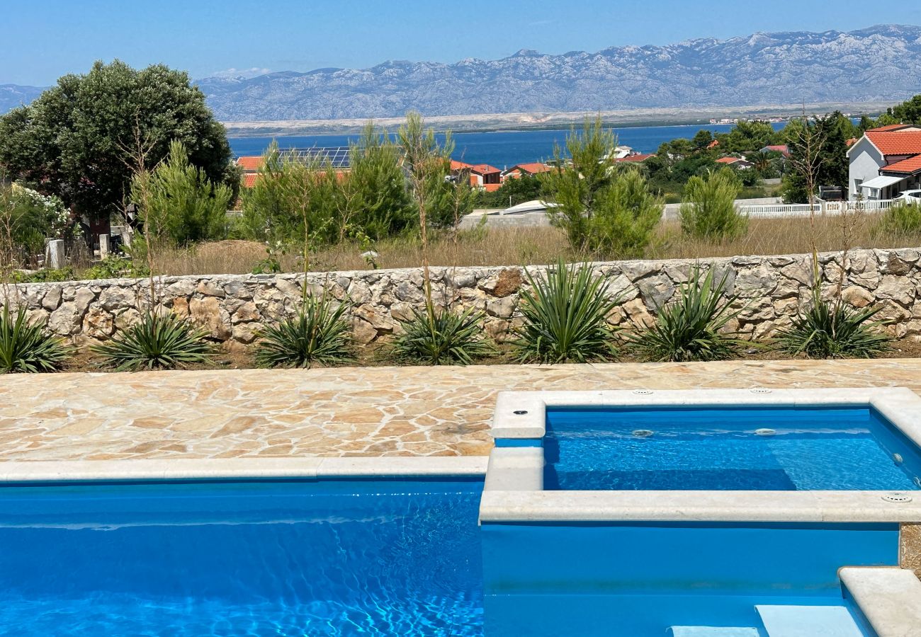 House in Vir - Holiday Home Artano with Private Pool