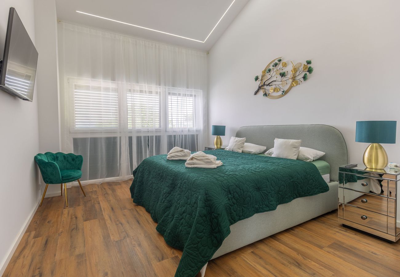 House in Vir - Holiday Home Artano with Private Pool