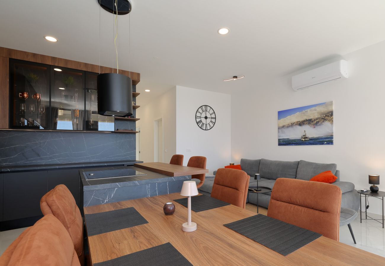 Apartment in Rovanjska - Apartment Bay View with Private Pool
