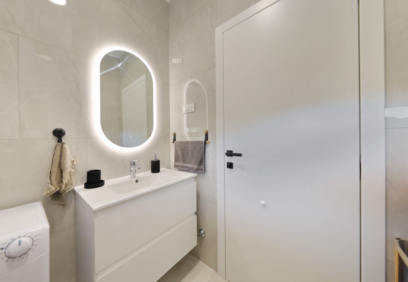Apartment in Rovanjska - Apartment Bay View with Private Pool
