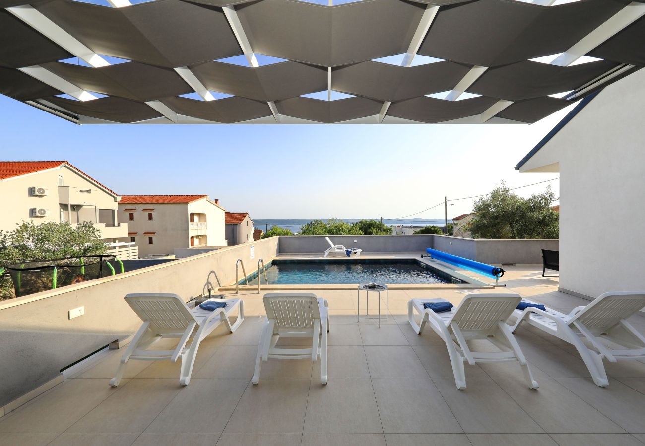 House in Maslenica - Holiday Home Maslenica with Heated Private Pool