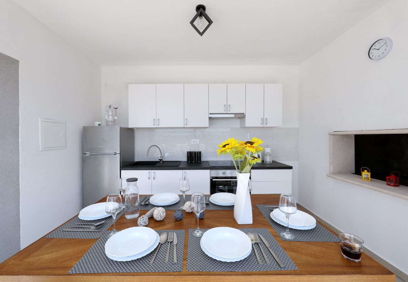 House in Maslenica - Holiday Home Maslenica with Heated Private Pool