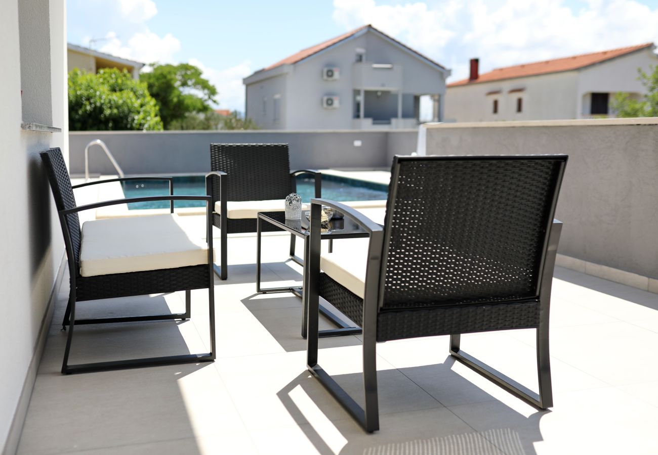 House in Maslenica - Holiday Home Maslenica with Heated Private Pool