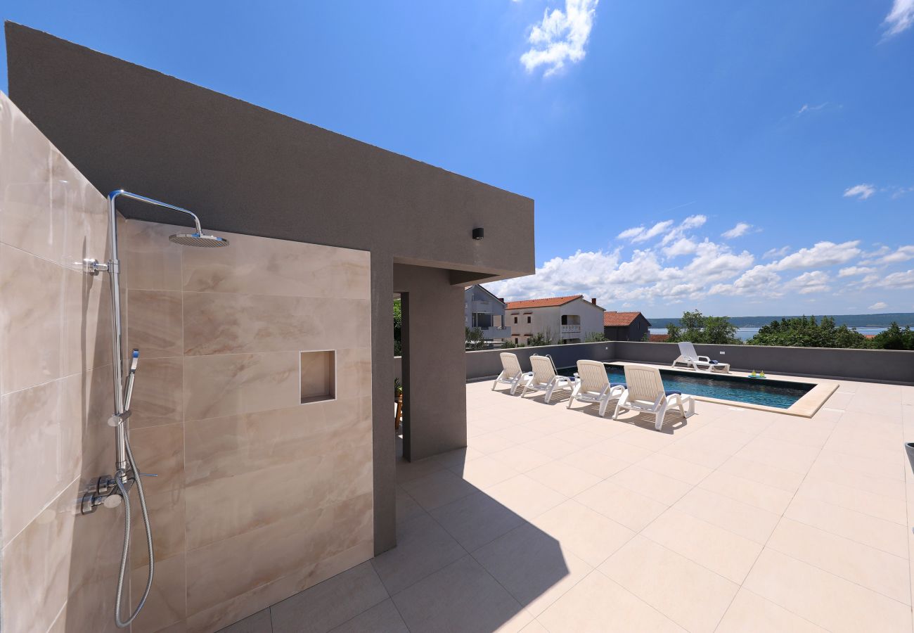 House in Maslenica - Holiday Home Maslenica with Heated Private Pool