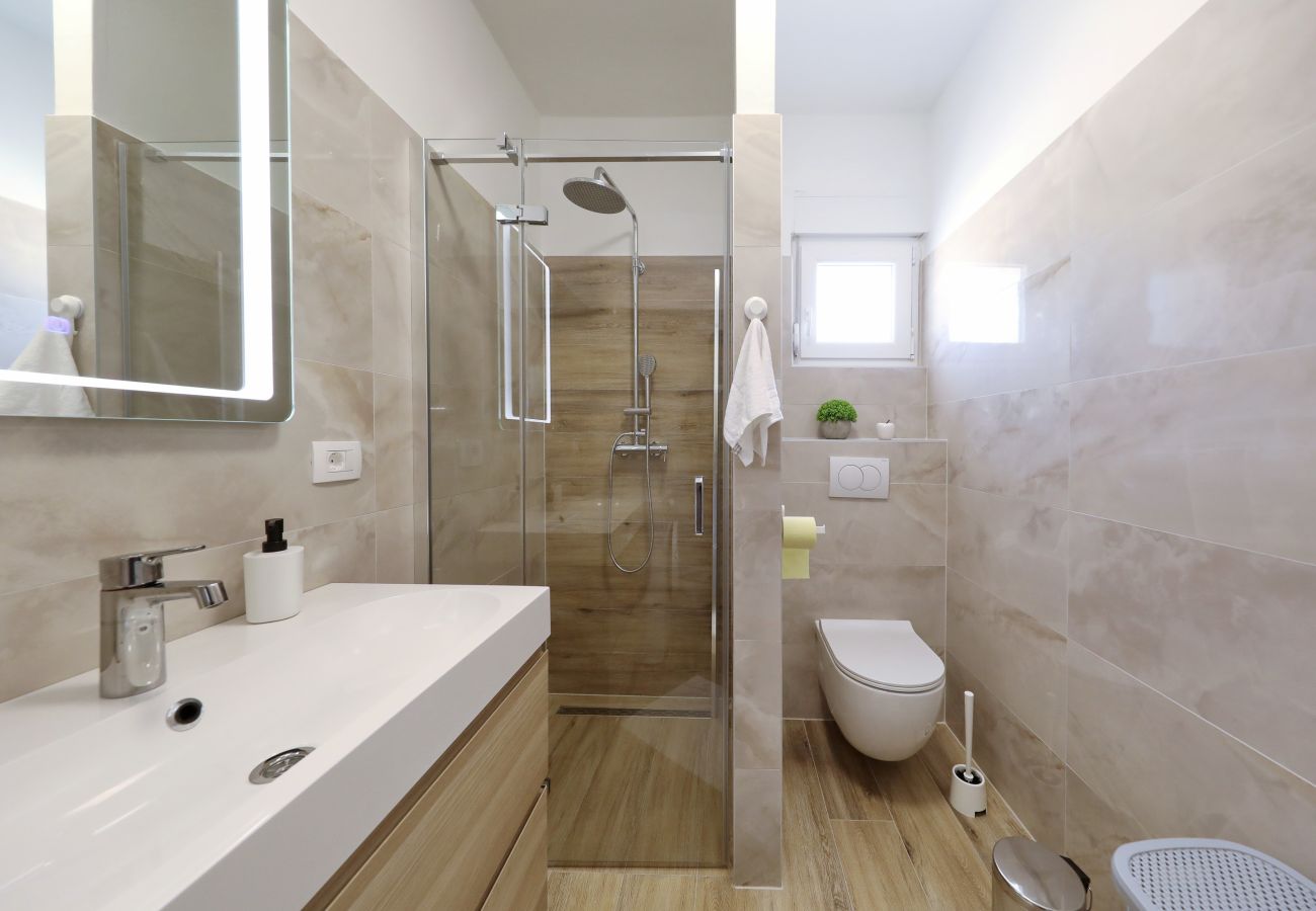 House in Maslenica - Holiday Home Maslenica with Heated Private Pool