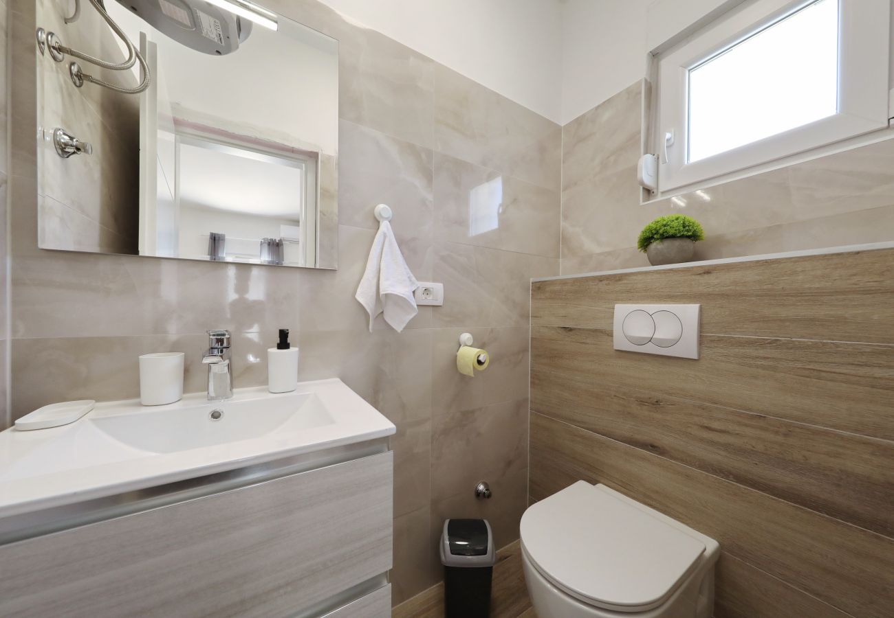 House in Maslenica - Holiday Home Maslenica with Heated Private Pool