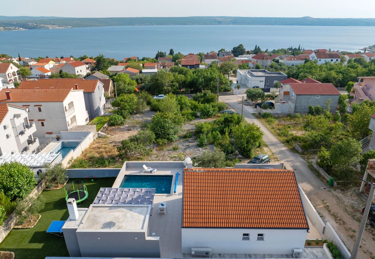 House in Maslenica - Holiday Home Maslenica with Heated Private Pool