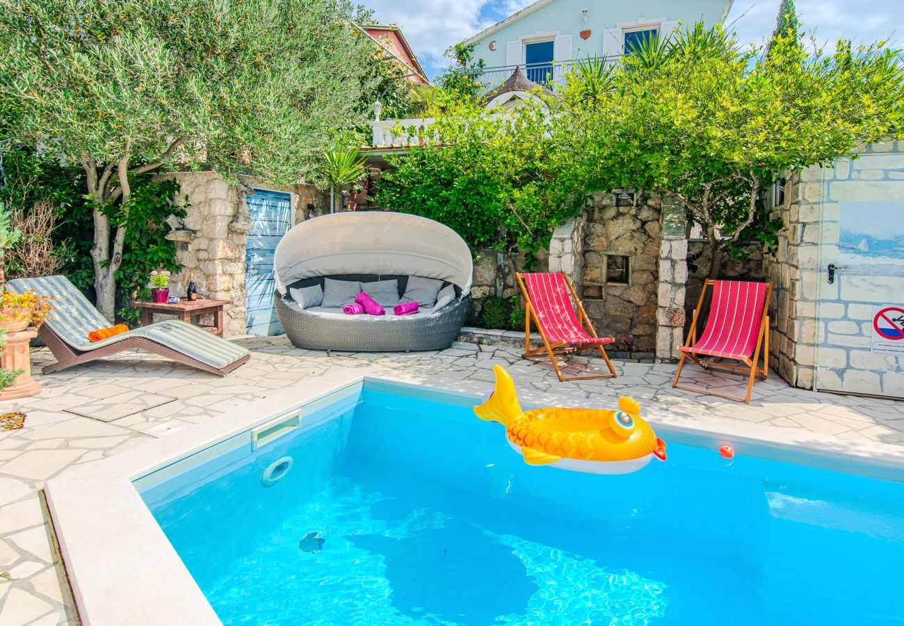 House in Maslenica - Holiday Home Gordana with Private Pool