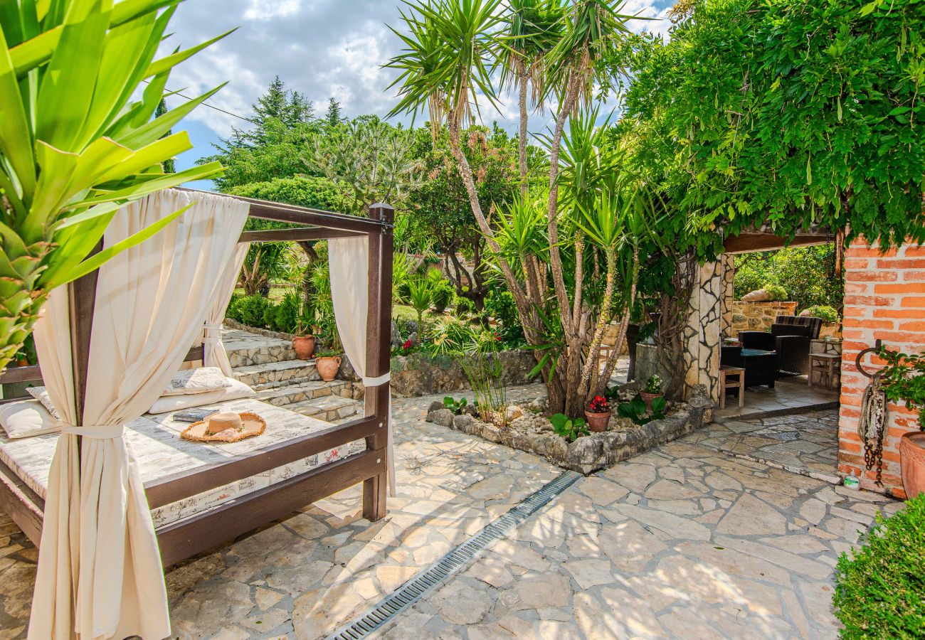 House in Maslenica - Holiday Home Gordana with Private Pool