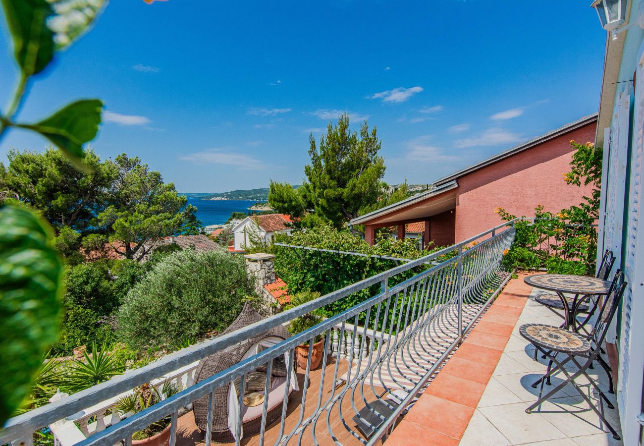 House in Maslenica - Holiday Home Gordana with Private Pool