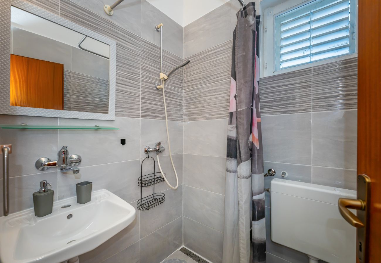 Apartment in Starigrad - Apartment Nina No.1 near Paklenica