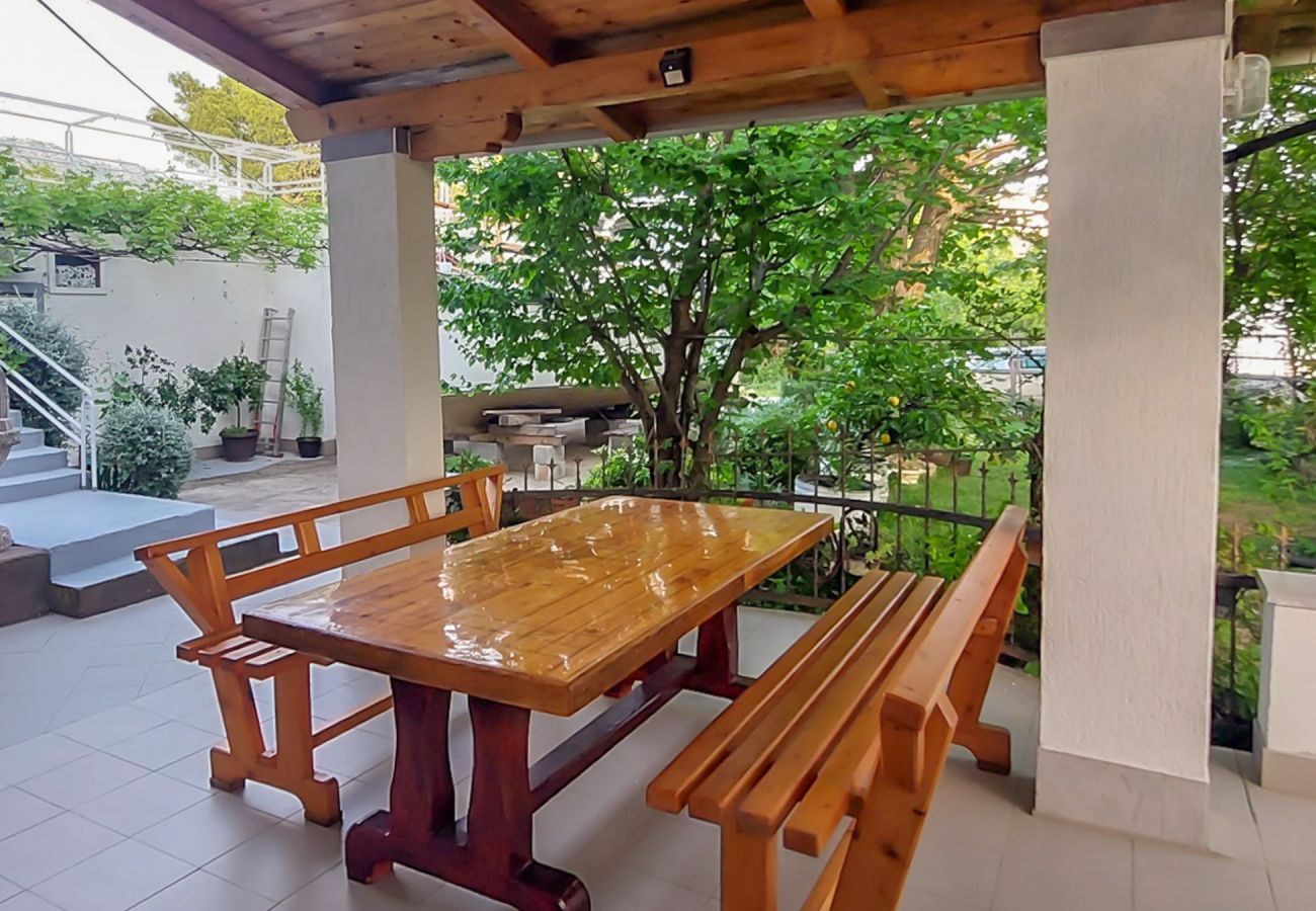 Apartment in Starigrad - Apartment Nina No.1 near Paklenica