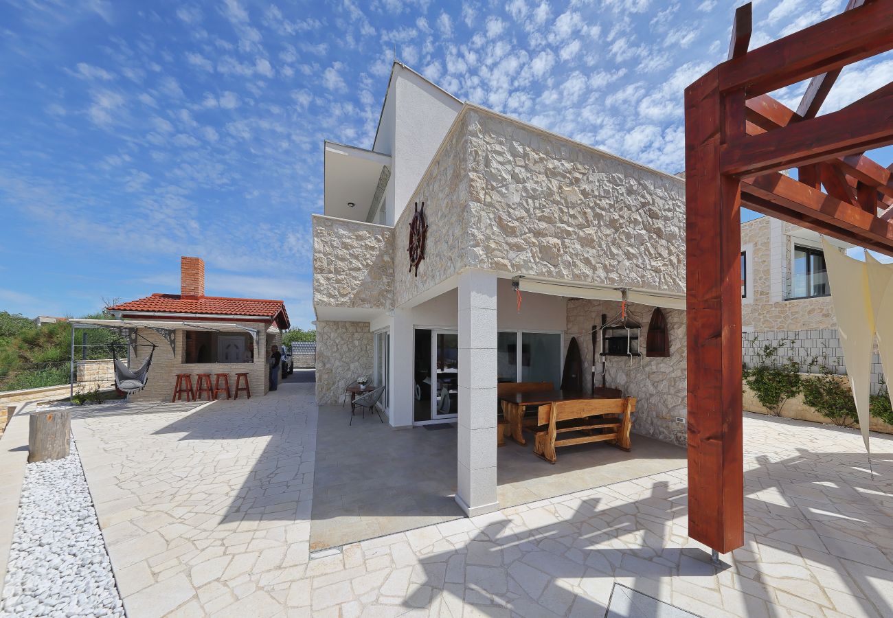 Villa in Ljubac -  Villa with Infinity Pool by the Sea