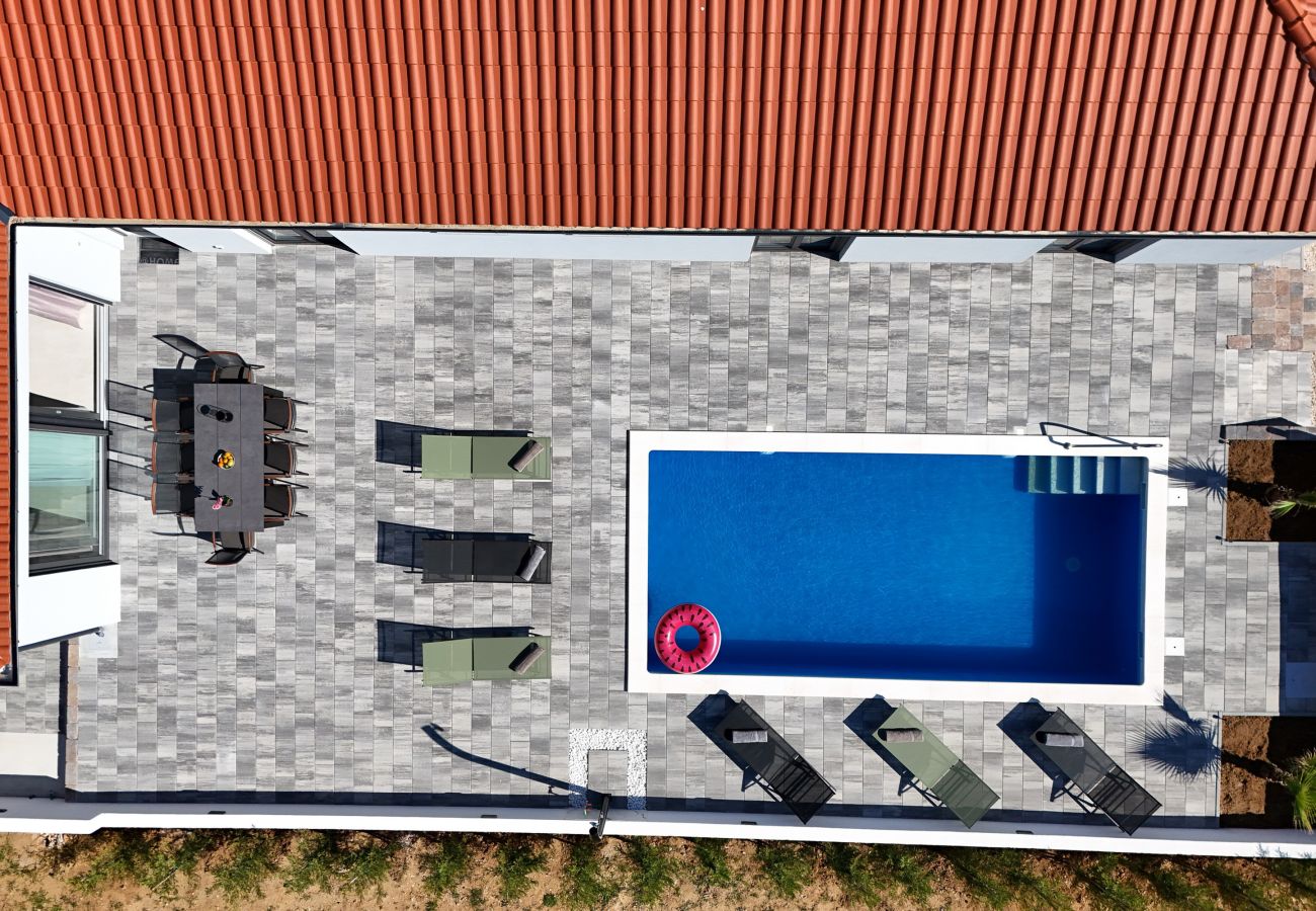 House in Vrsi - Holiday Home Casa Profonda with Pool