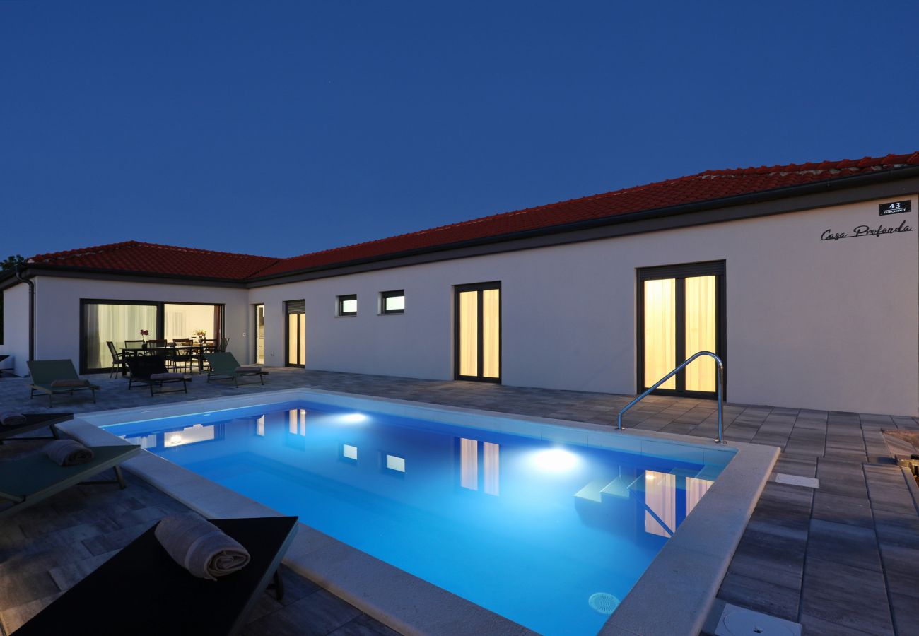 House in Vrsi - Holiday Home Casa Profonda with Pool