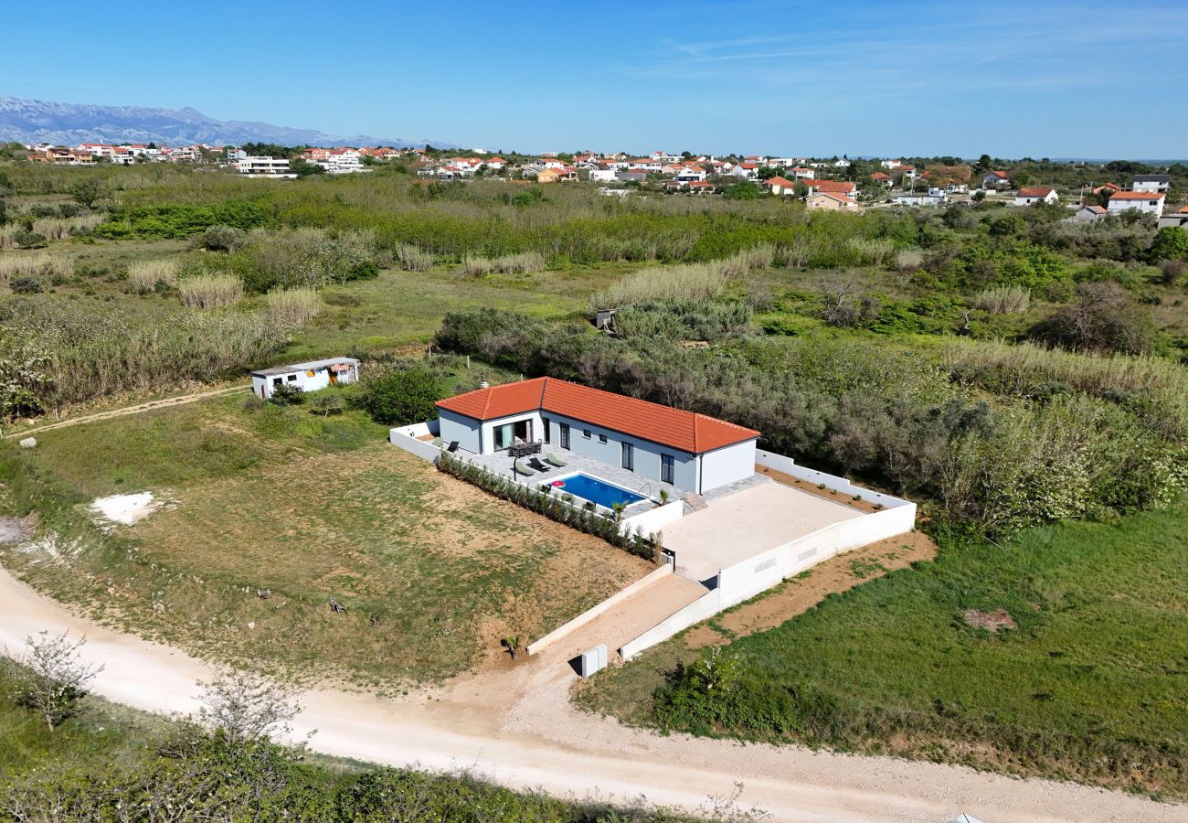 House in Vrsi - Holiday Home Casa Profonda with Pool