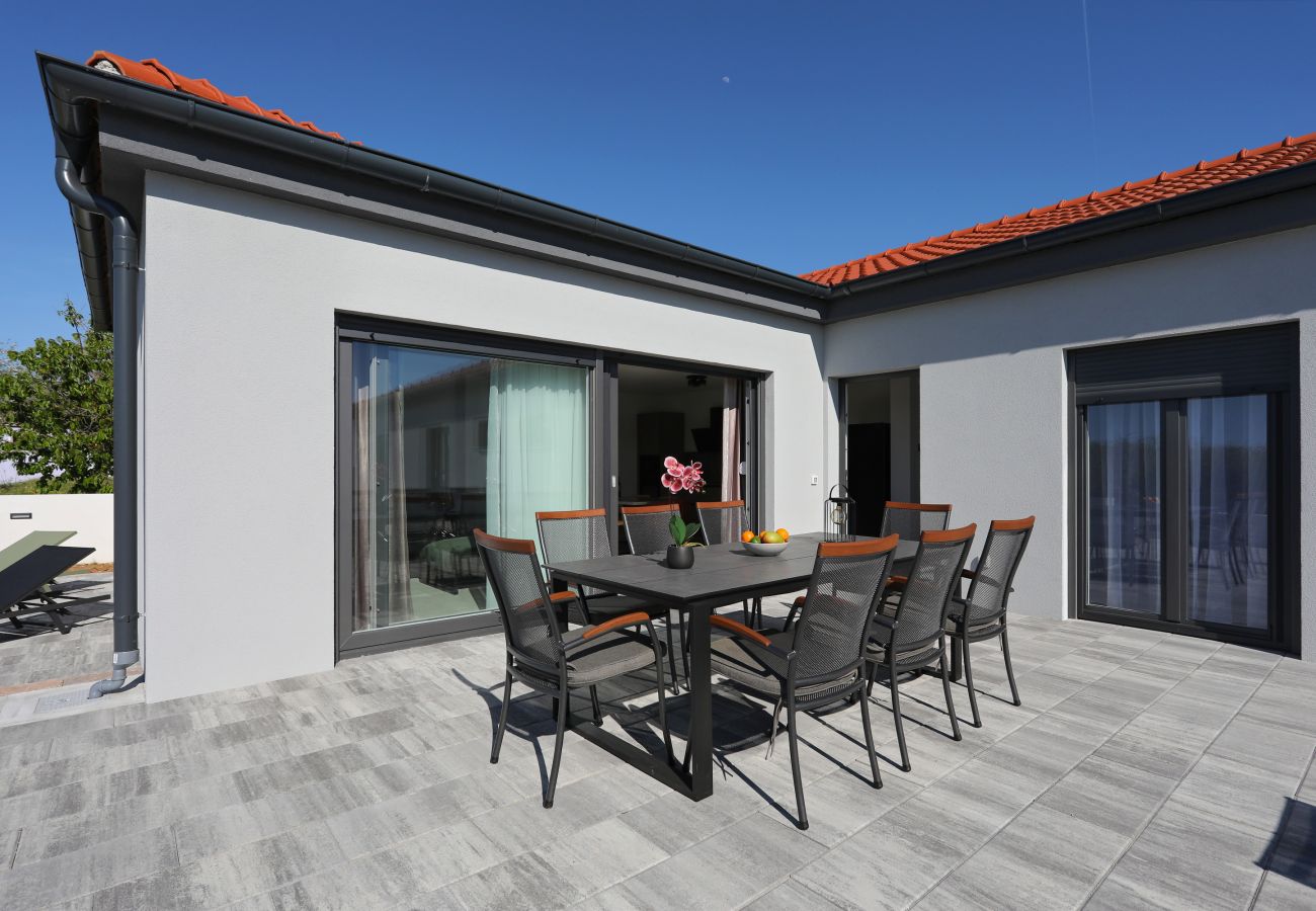 House in Vrsi - Holiday Home Casa Profonda with Pool