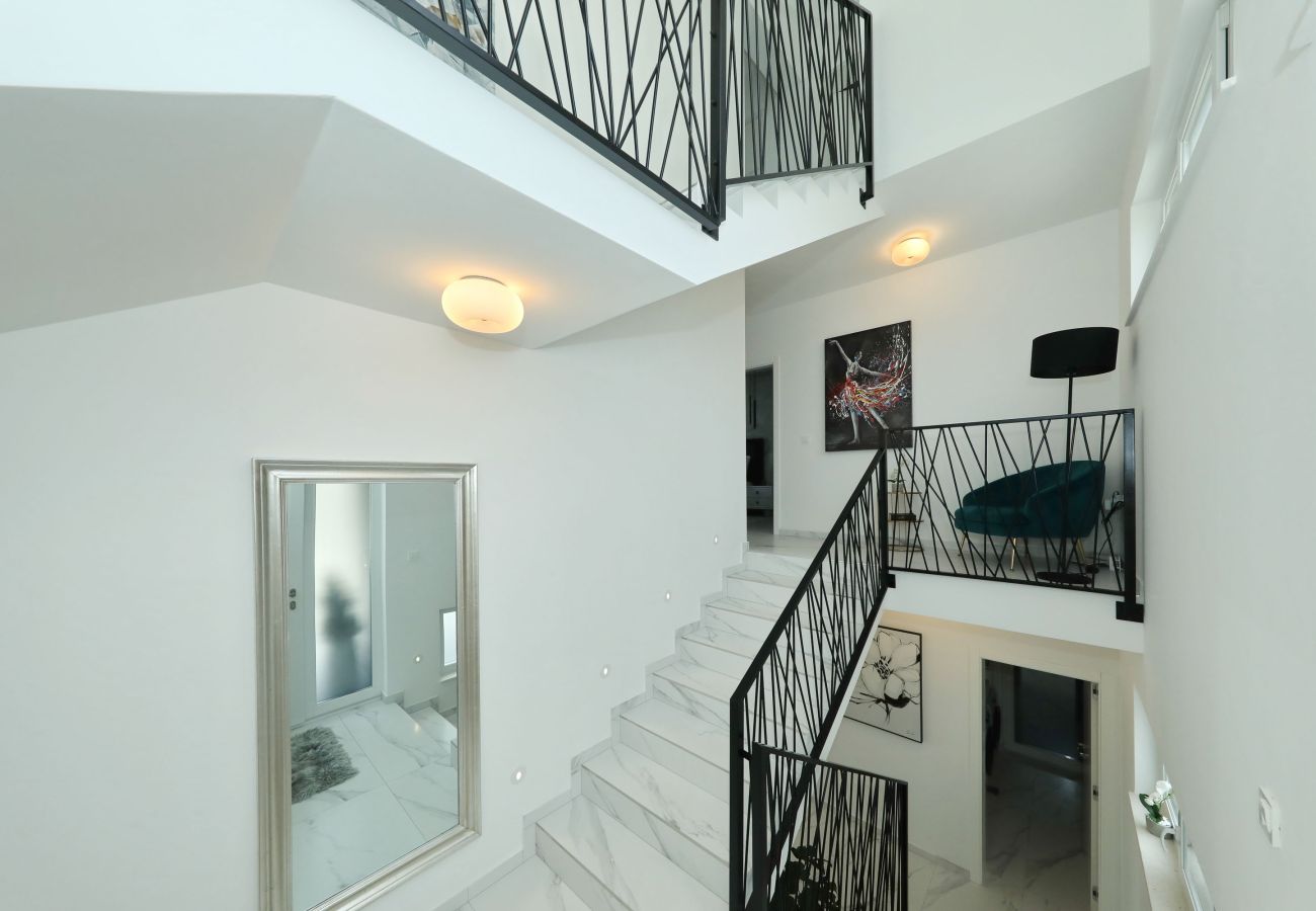 Villa in Zadar - Villa Depaja with Heated Pool