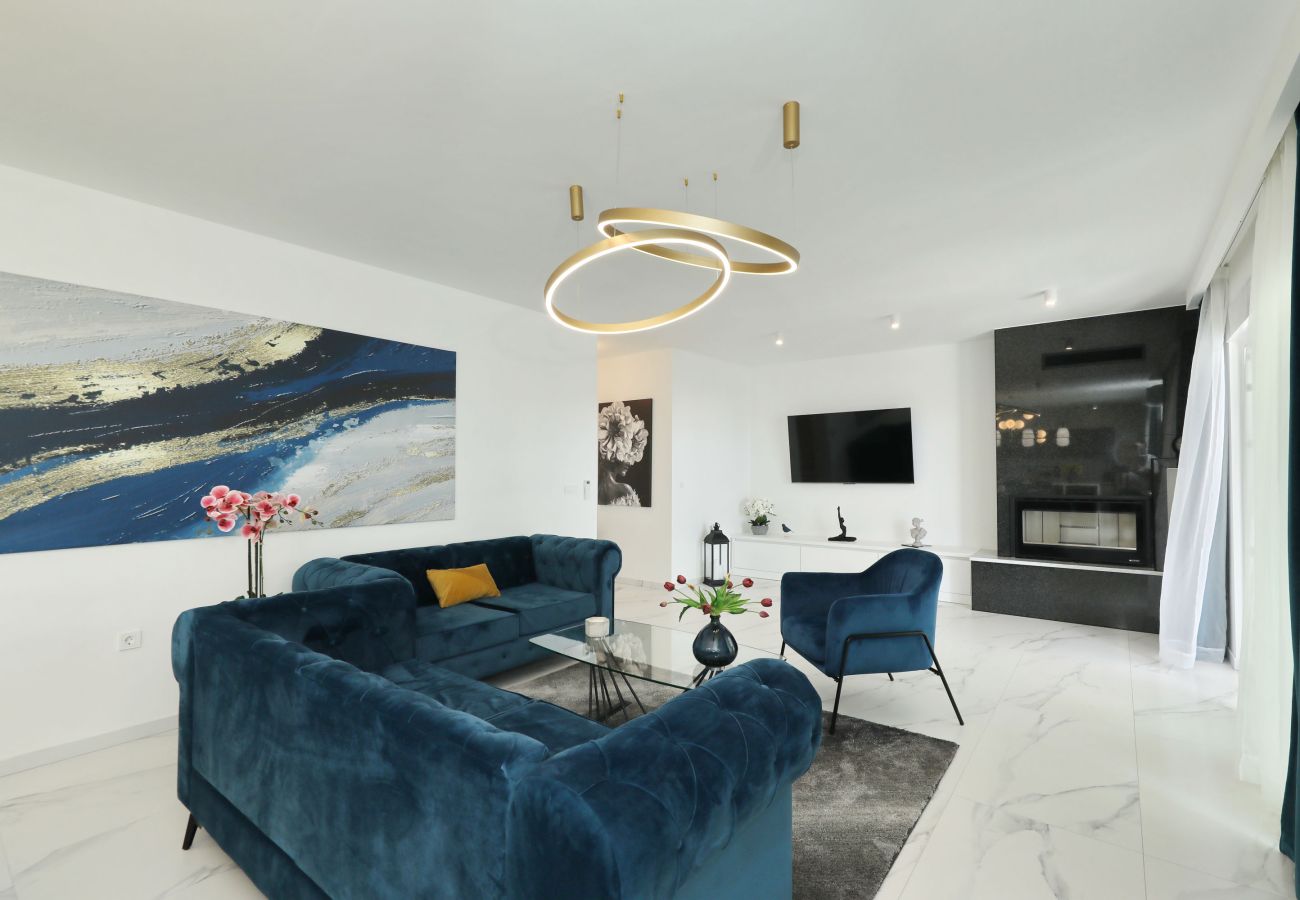 Villa in Zadar - Villa Depaja with Heated Pool