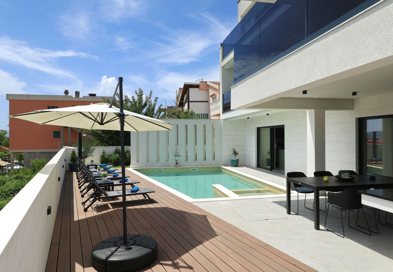 Villa in Zadar - Villa Depaja with Heated Pool