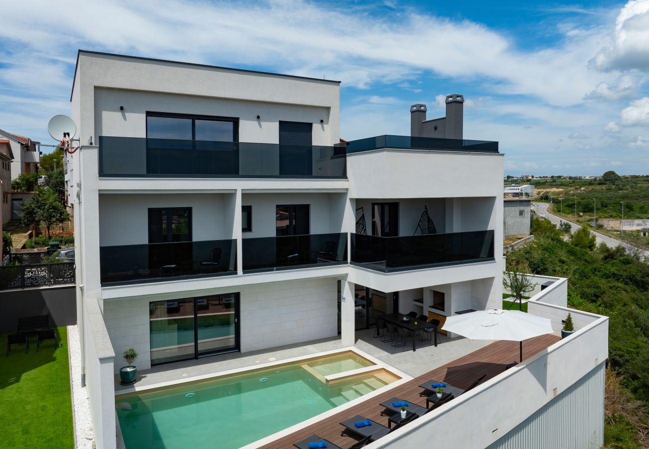 Villa in Zadar - Villa Depaja with Heated Pool