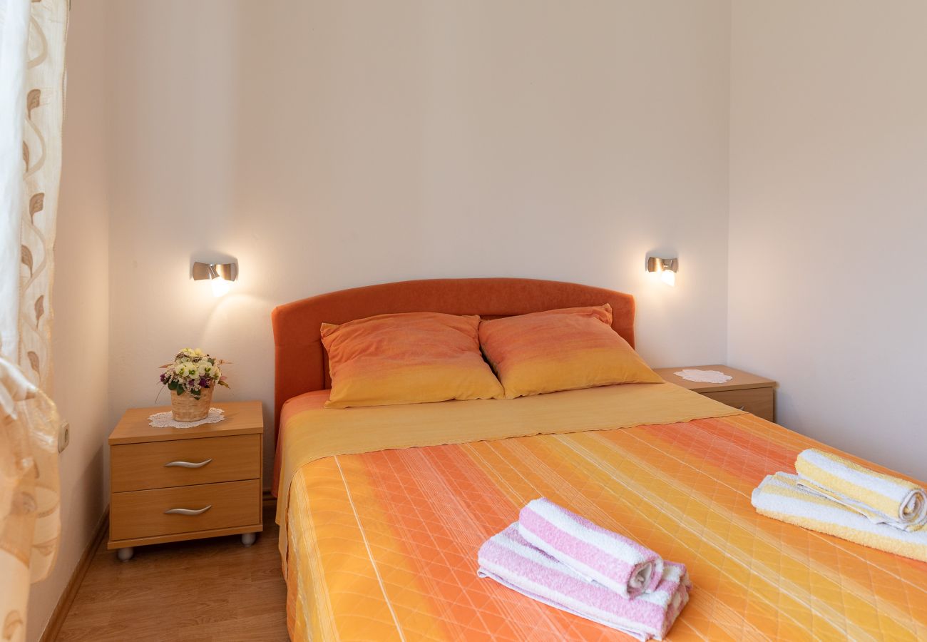 Ferienhaus in Vir - Ferienhaus Maria mit privatem Strandzugang