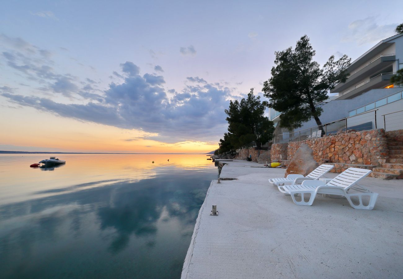 Ferienwohnung in Starigrad - Ferienwohnung Candela 6 direkt am Meer