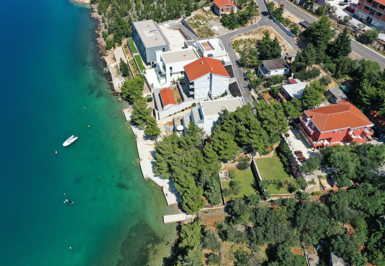 Ferienwohnung in Starigrad - Ferienwohnung Candela 6 direkt am Meer