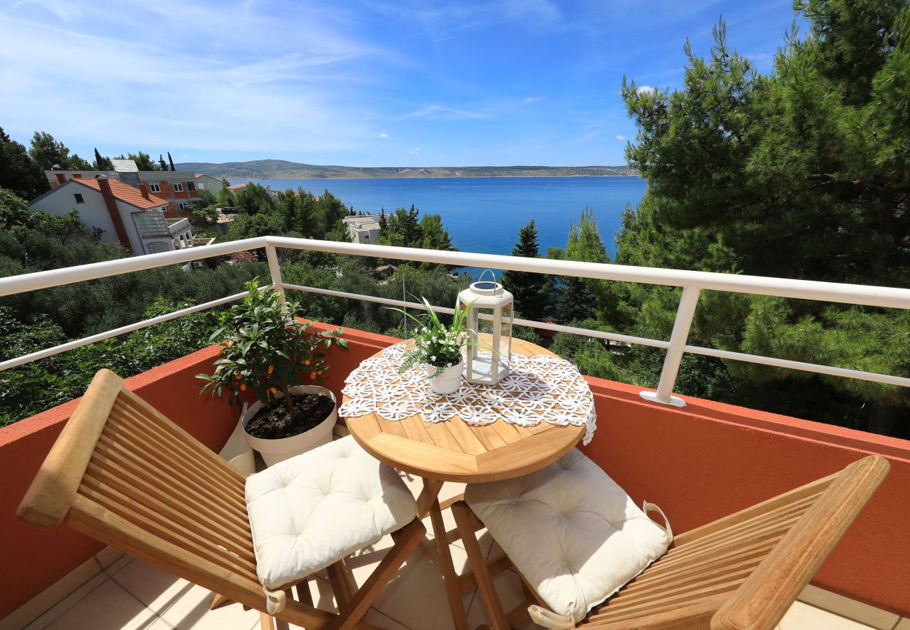 Ferienwohnung in Starigrad - Ferienwohnung Candela 6 direkt am Meer