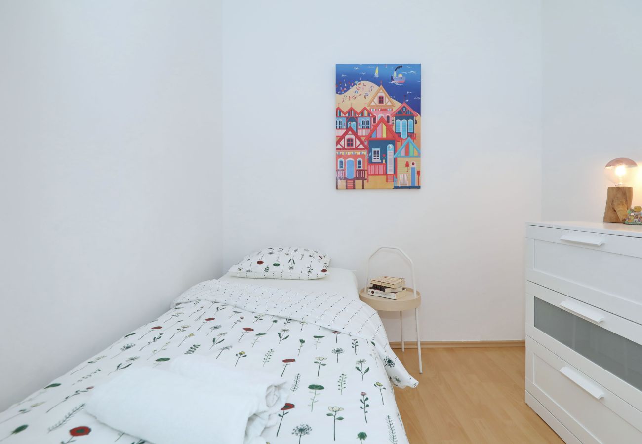 Ferienwohnung in Starigrad - Ferienwohnung Candela 1 direkt am Meer