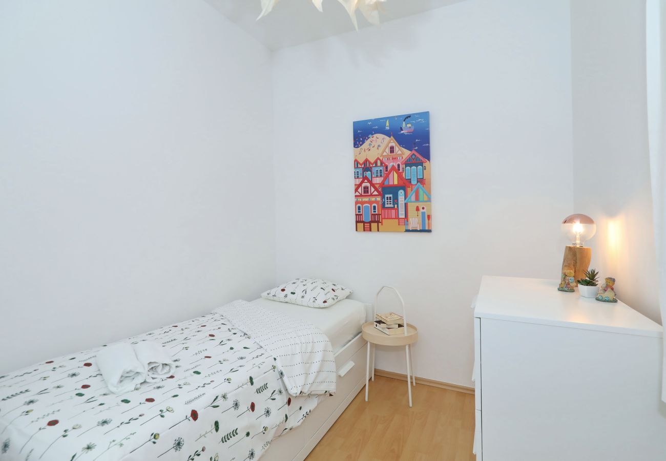 Ferienwohnung in Starigrad - Ferienwohnung Candela 1 direkt am Meer