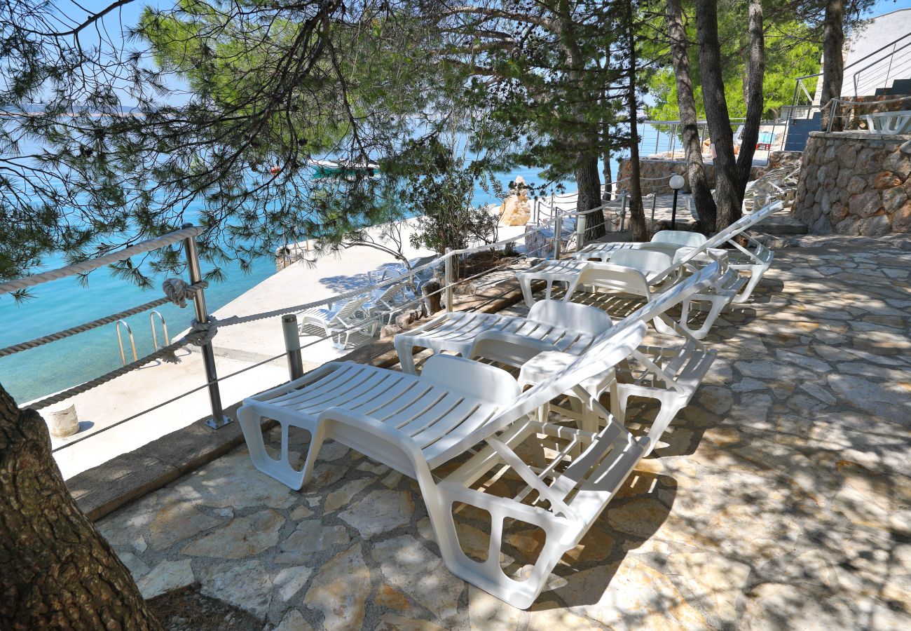 Ferienwohnung in Starigrad - Ferienwohnung Candela 1 direkt am Meer