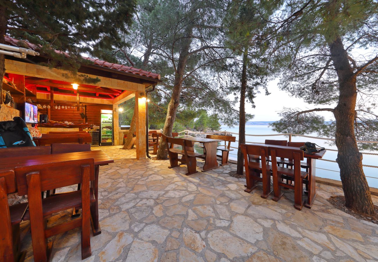 Ferienwohnung in Starigrad - Ferienwohnung Candela 1 direkt am Meer