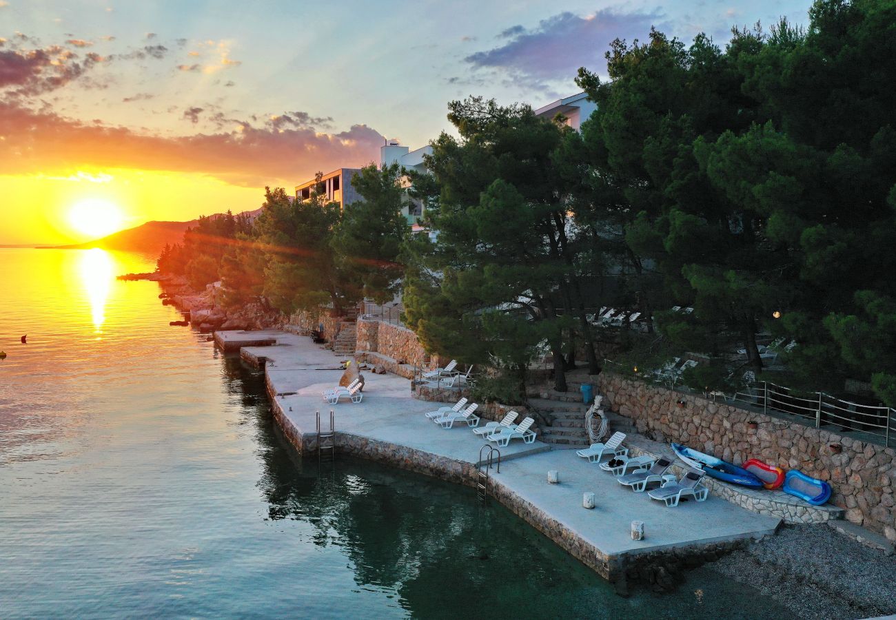 Ferienwohnung in Starigrad - Ferienwohnung Candela 1 direkt am Meer