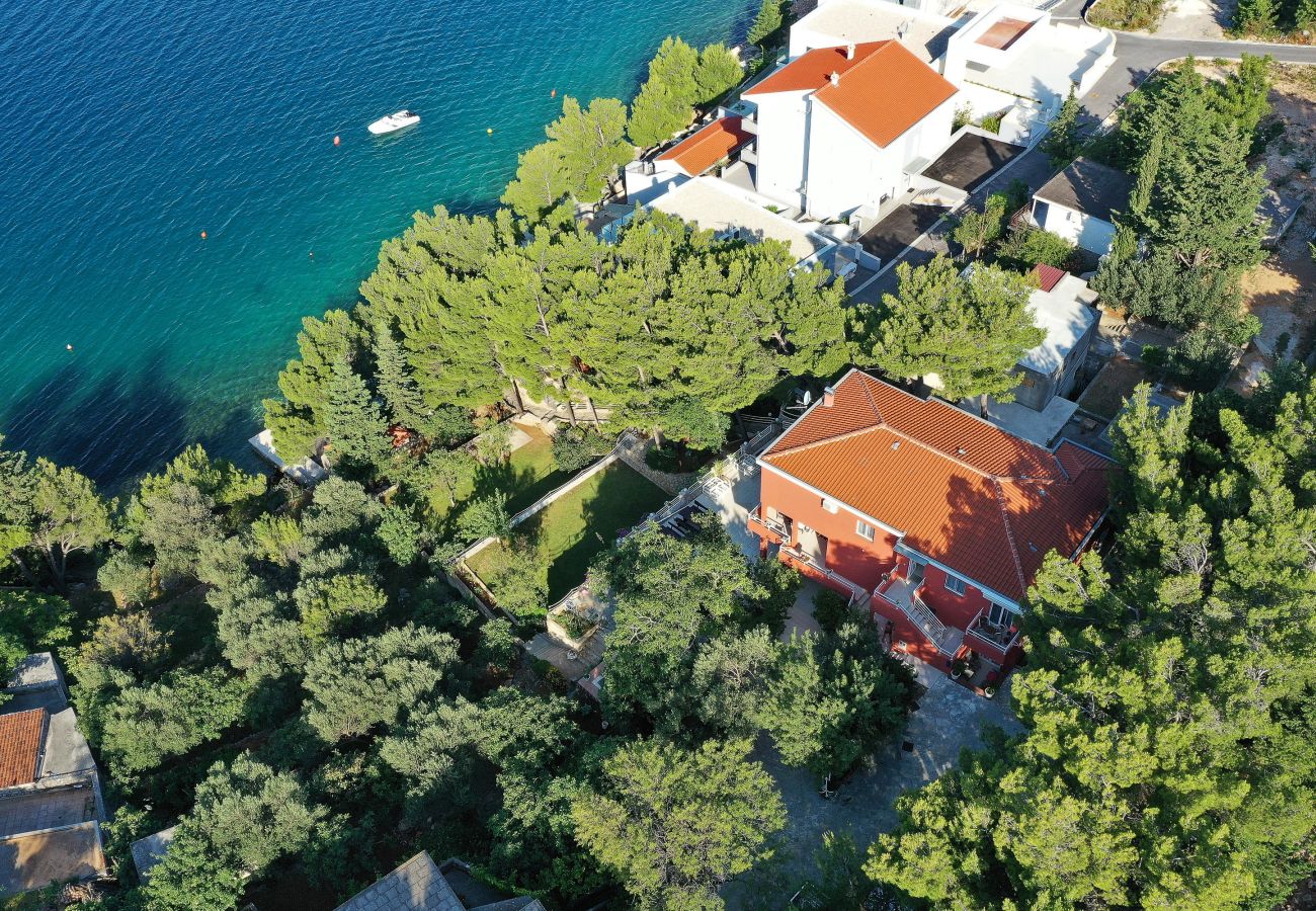 Ferienwohnung in Starigrad - Ferienwohnung Candela 2 direkt am Meer