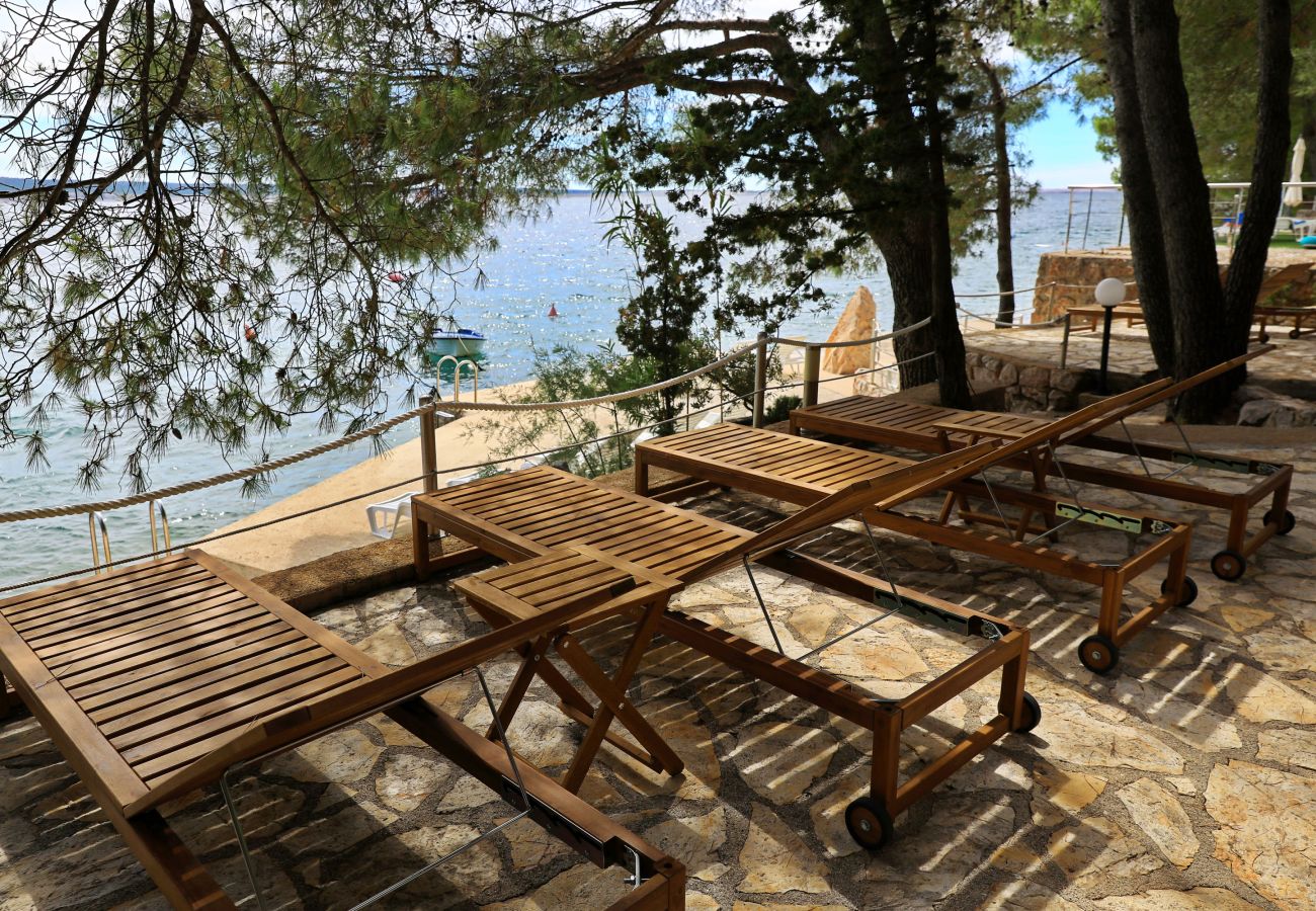 Ferienwohnung in Starigrad - Ferienwohnung Candela 2 direkt am Meer