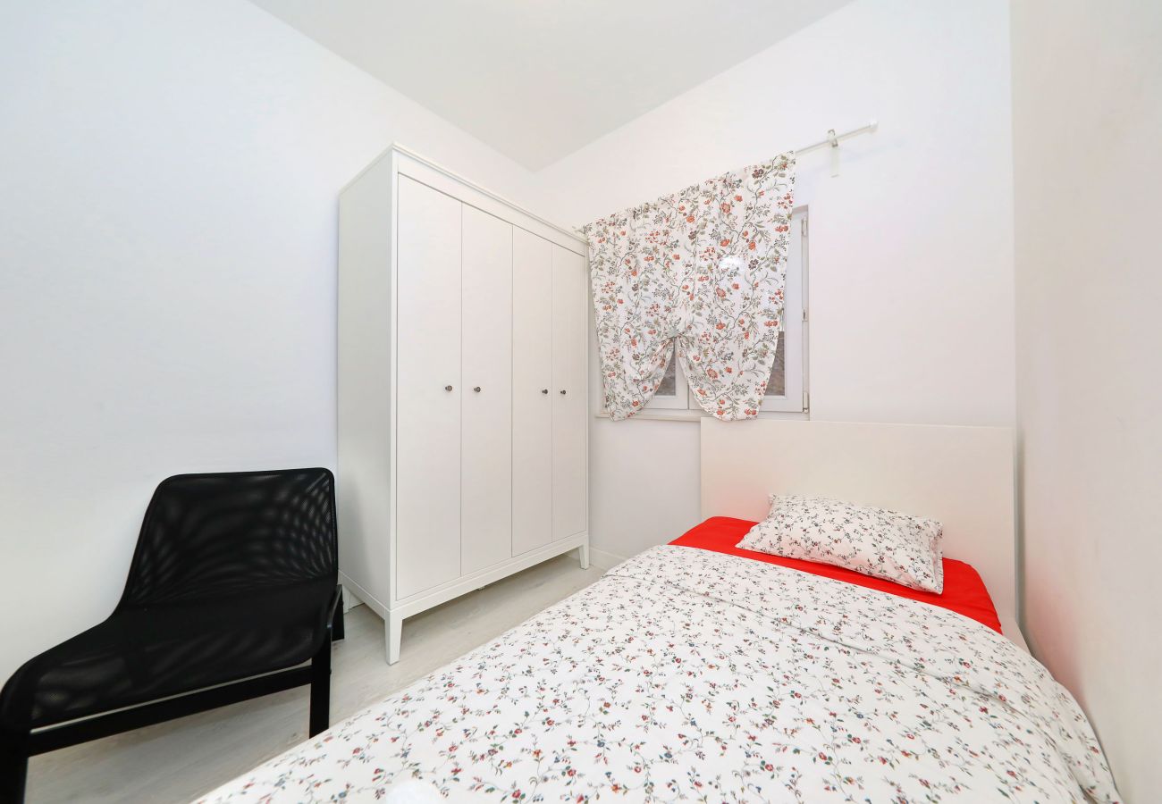 Ferienwohnung in Starigrad - Ferienwohnung Candela 2 direkt am Meer