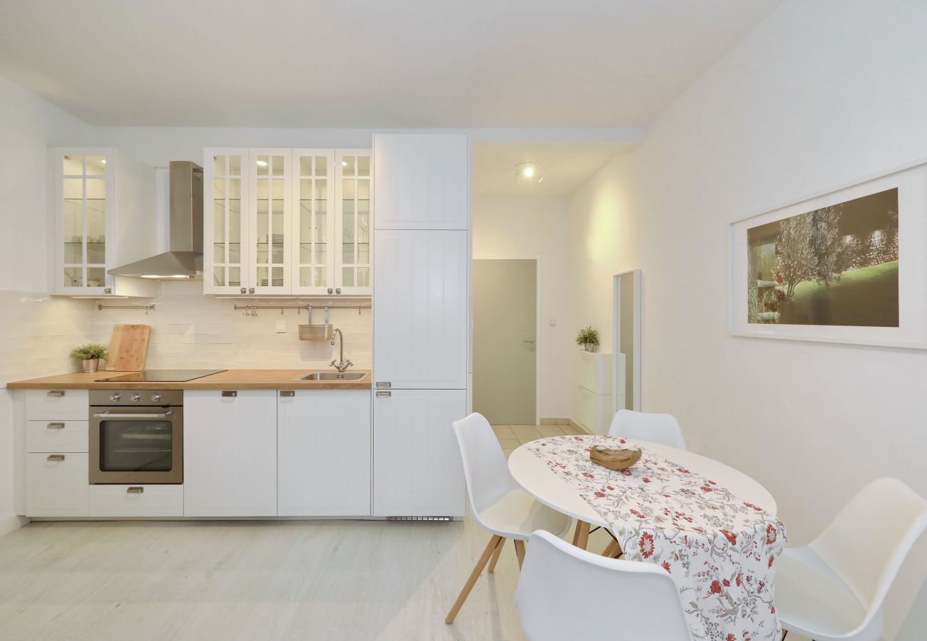 Ferienwohnung in Starigrad - Ferienwohnung Candela 2 direkt am Meer