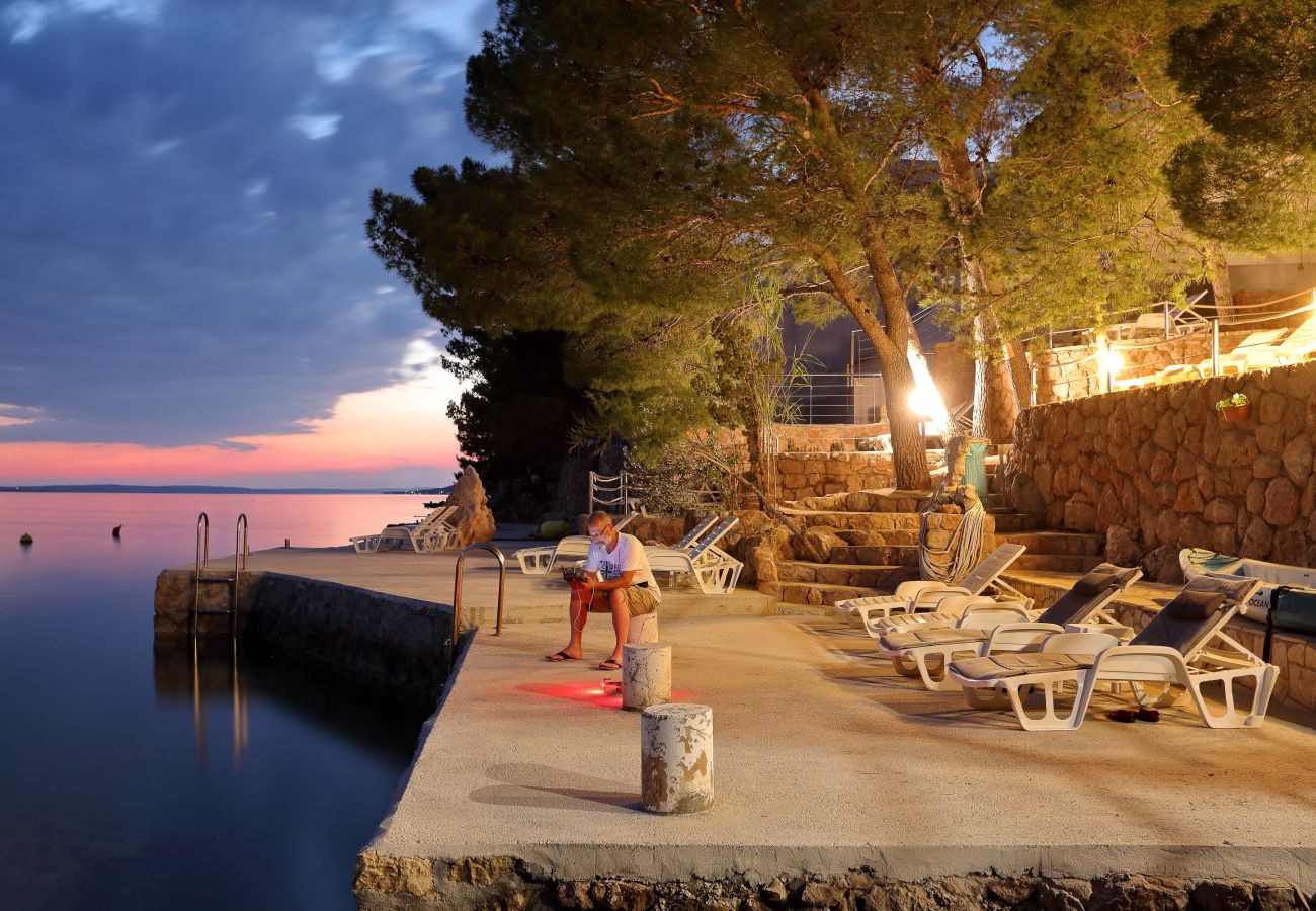 Ferienwohnung in Starigrad - Ferienwohnung Candela 3 direkt am Meer