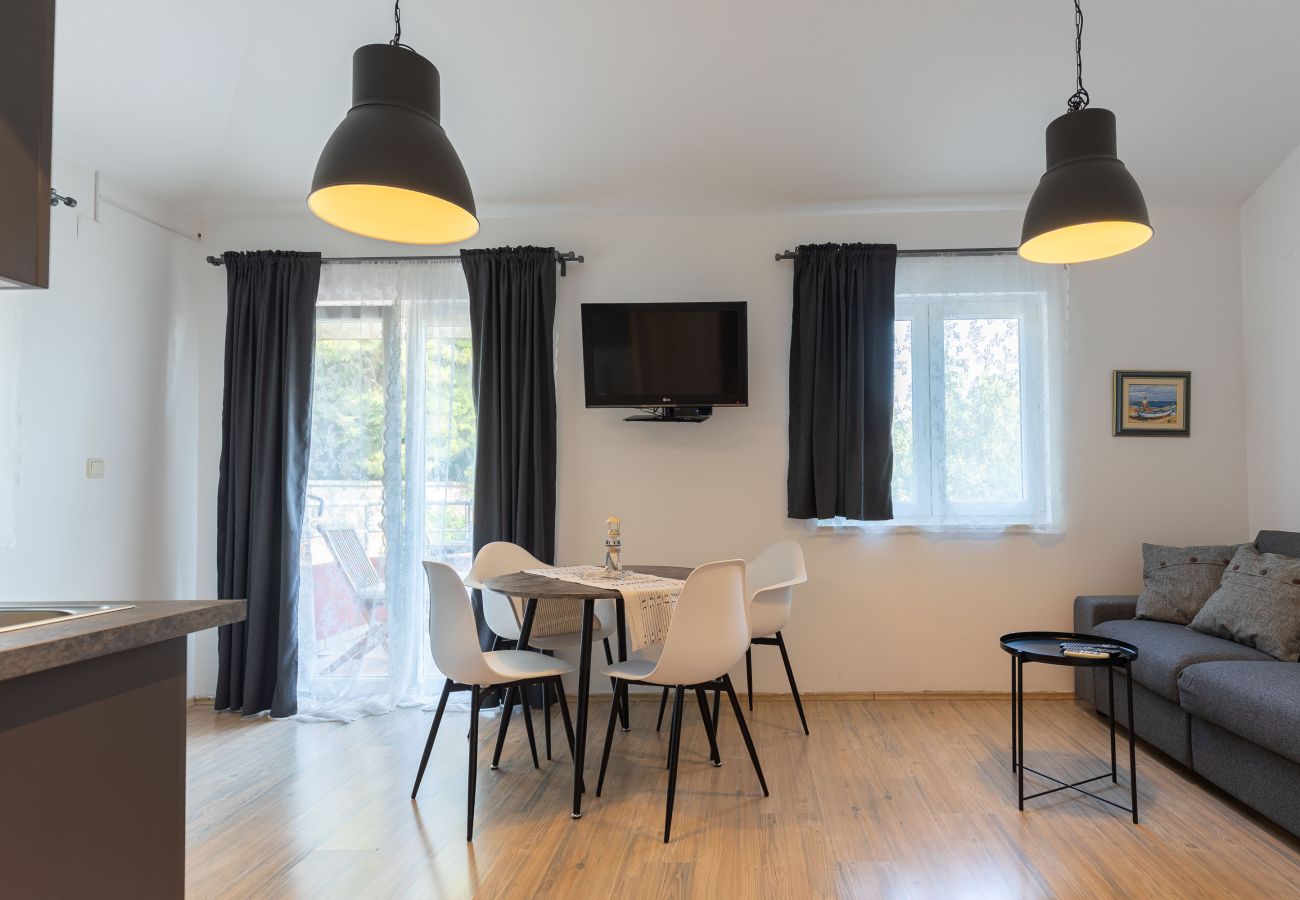 Ferienwohnung in Starigrad - Ferienwohnung Candela 3 direkt am Meer