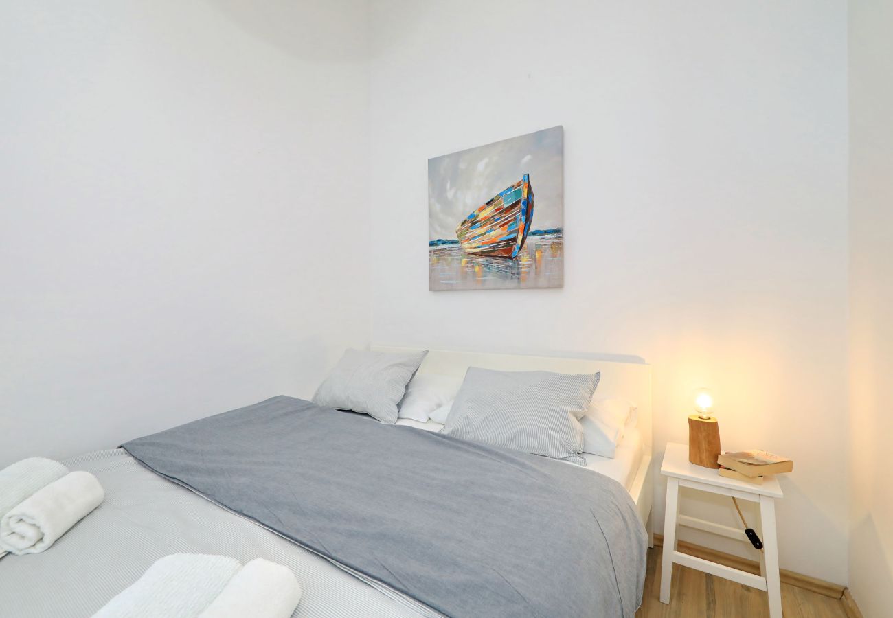 Ferienwohnung in Starigrad - Ferienwohnung Candela 3 direkt am Meer