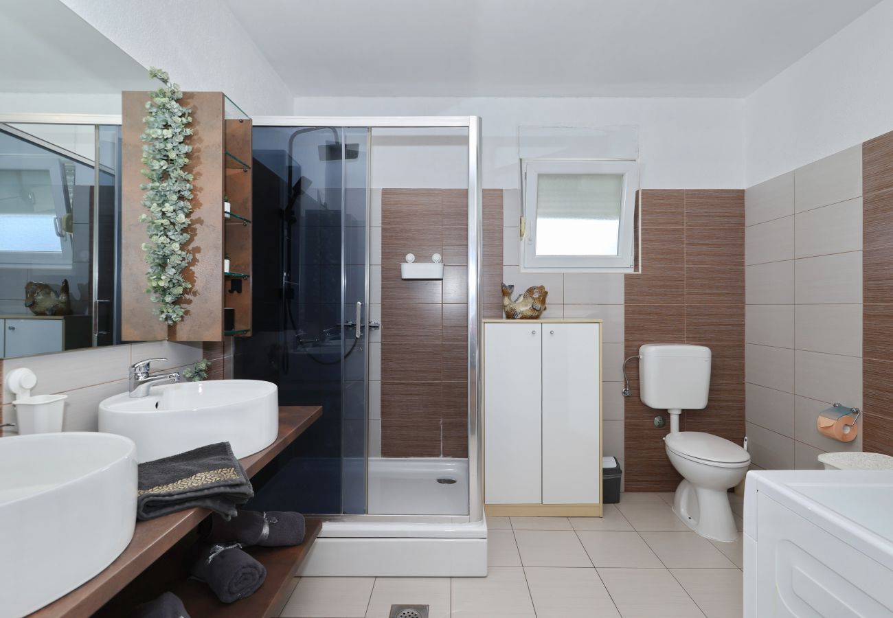 Ferienwohnung in Zadar - Ferienwohnung Anita mit Sommerküche
