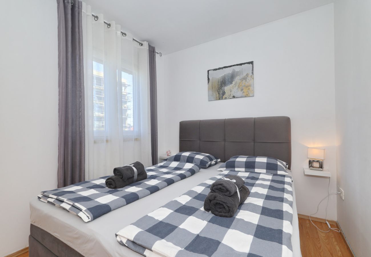 Ferienwohnung in Zadar - Ferienwohnung Anita mit Sommerküche