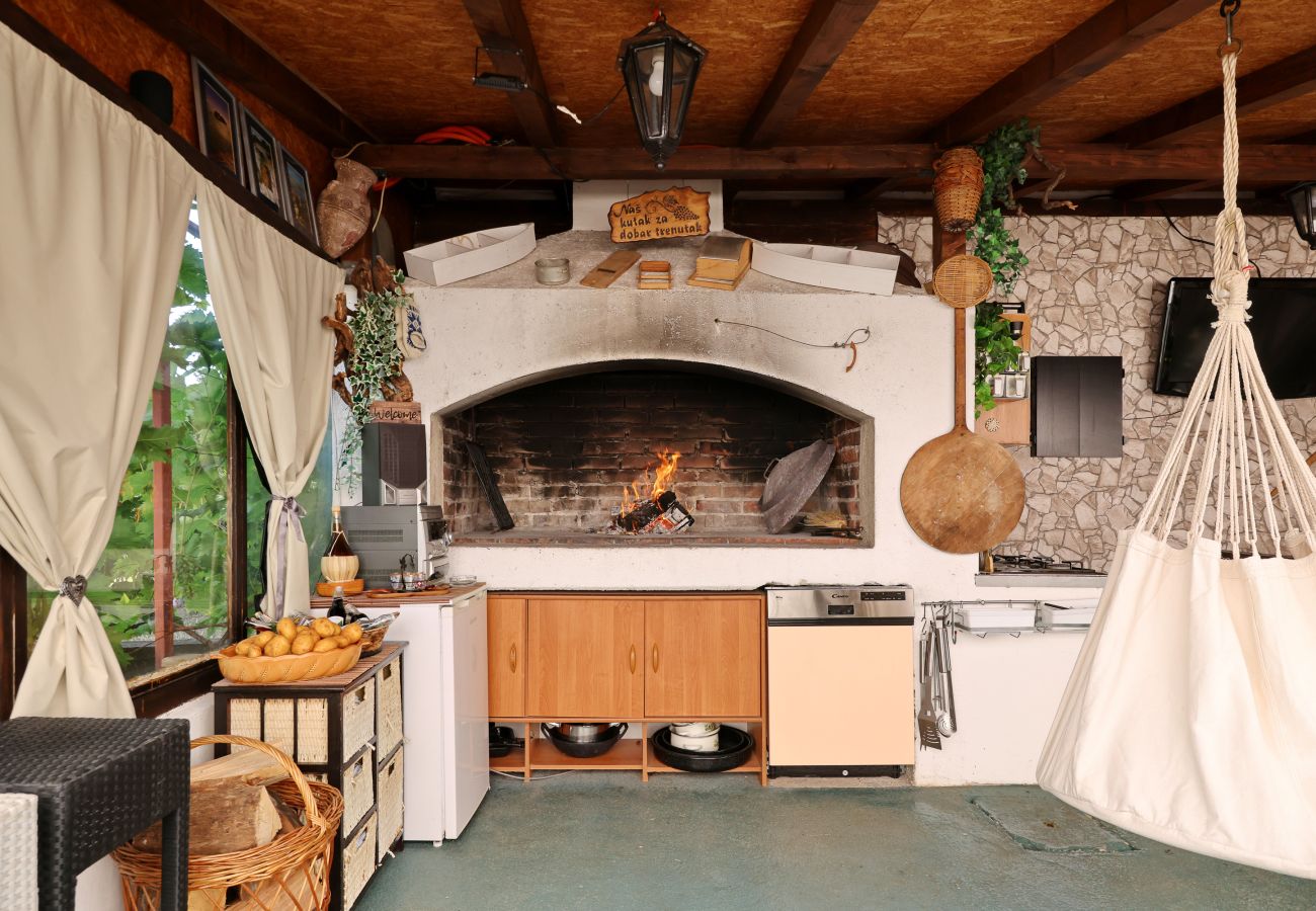 Ferienwohnung in Zadar - Ferienwohnung Anita mit Sommerküche