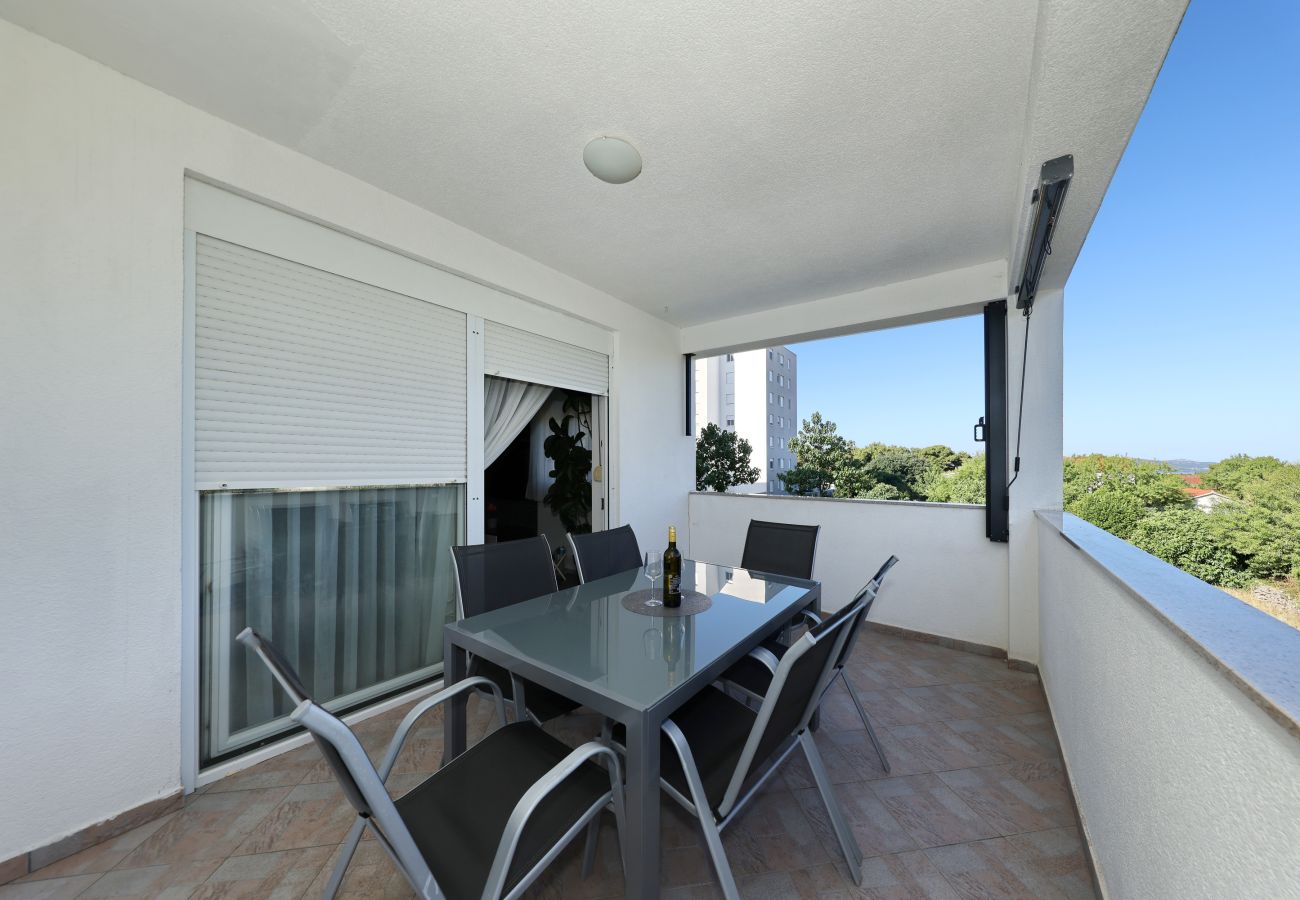 Ferienwohnung in Zadar - Ferienwohnung Anita mit Sommerküche