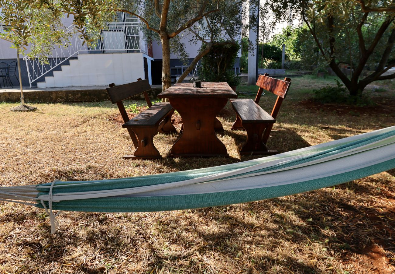 Ferienwohnung in Zadar - Ferienwohnung Anita mit Sommerküche